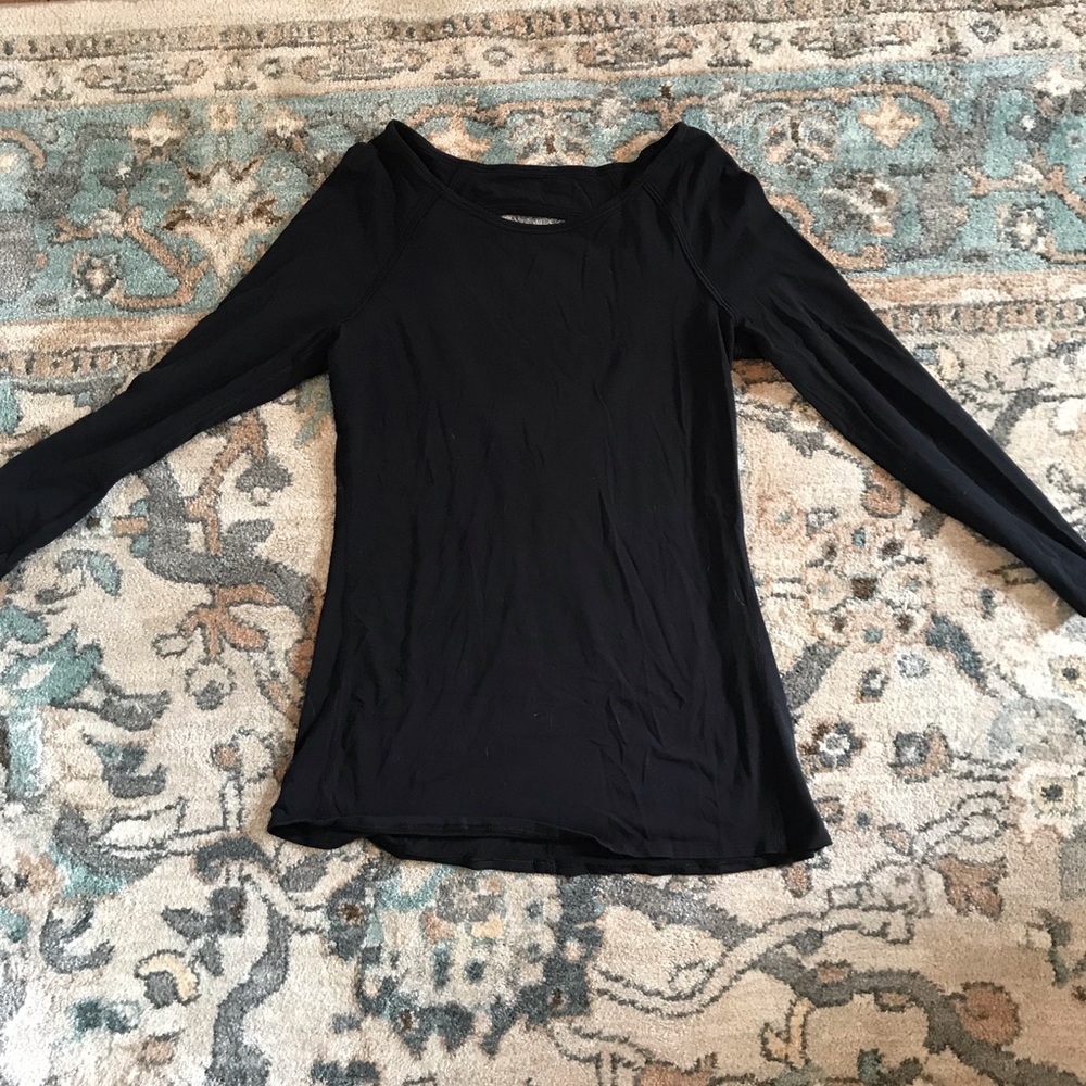 Women’s lululemon black long sleeve top